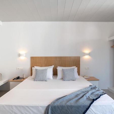 White Cliff Naousa Exterior foto